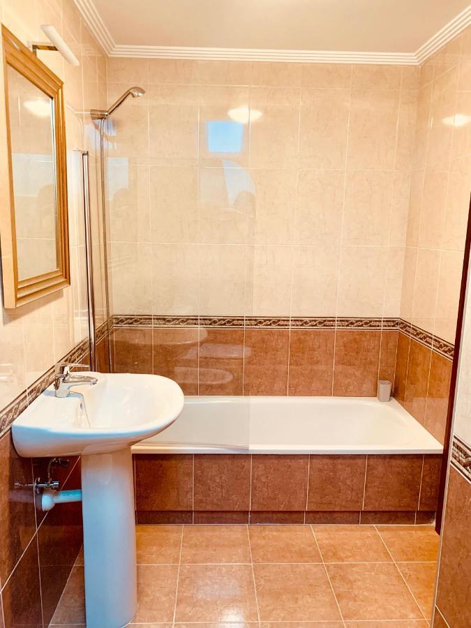 Alfaraz Apartment Aviles Luaran gambar